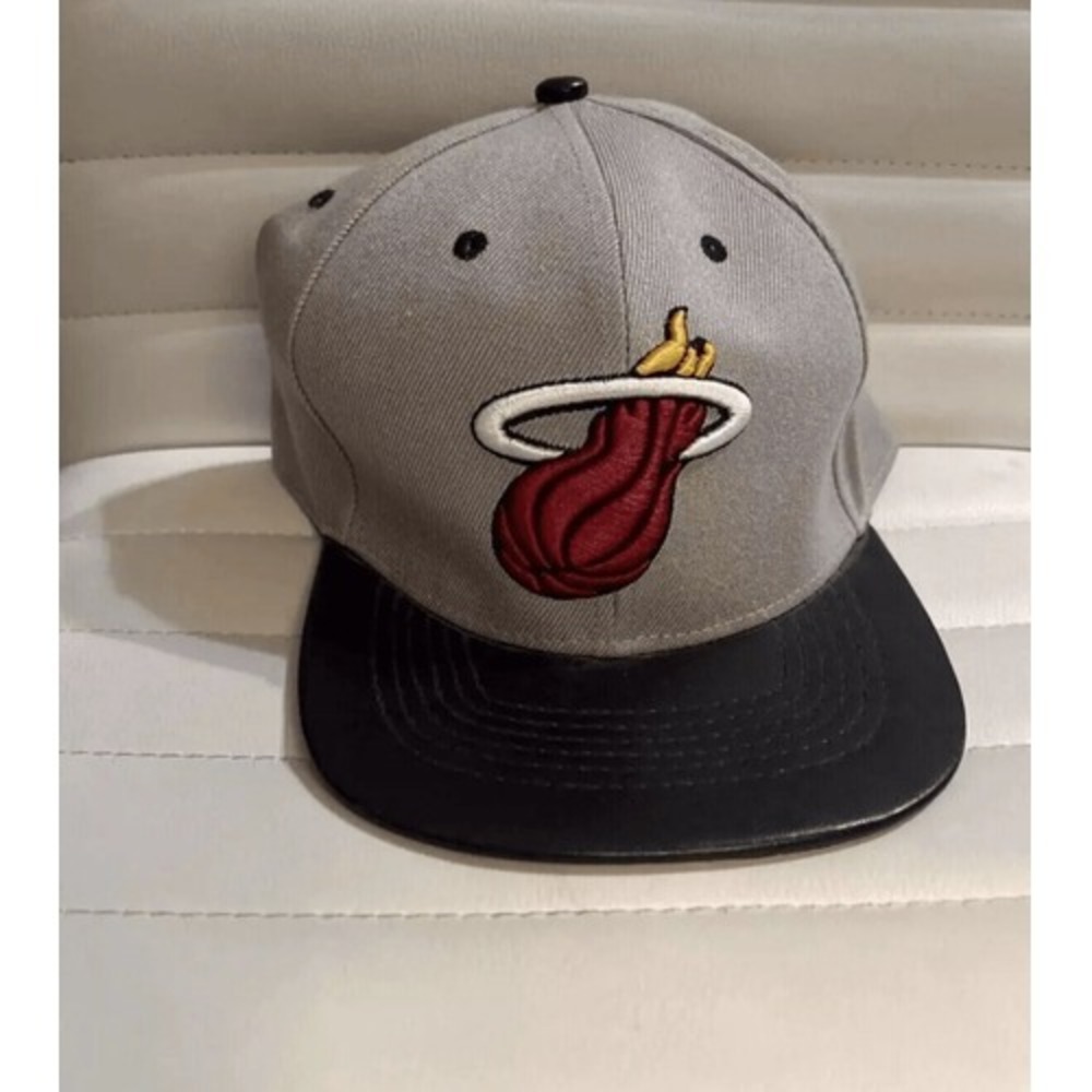 Miami‎ Heat Mitchell & Ness Snapback Hat Cap NBA Hardwood Classics Gray